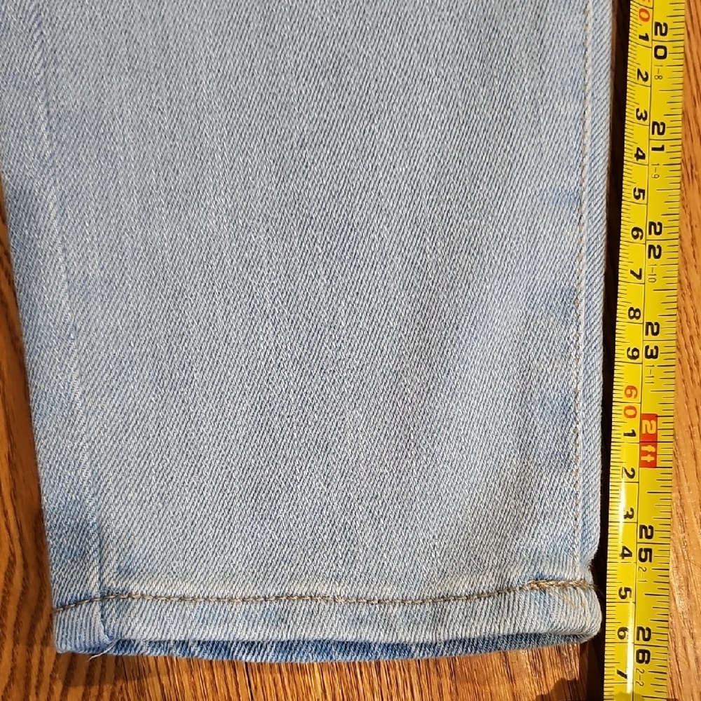 Levi's Girl's Mini Mom High Rise Jeans - Picture 10 of 10